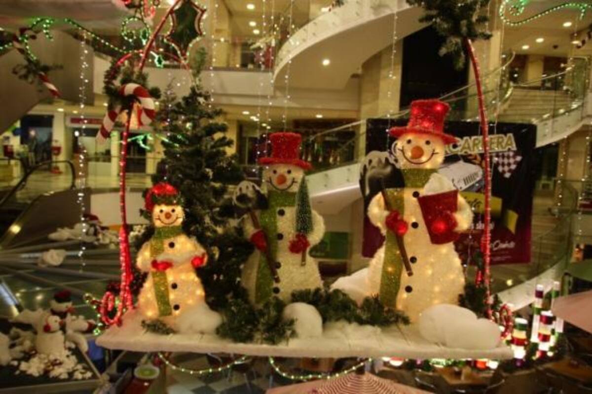 Así se encuentra ambientado el Centro Comercial La Quinta, quien estableció diversos horarios para las novenas de aguinaldos este año(Foto: Vanguardiad Liberal)