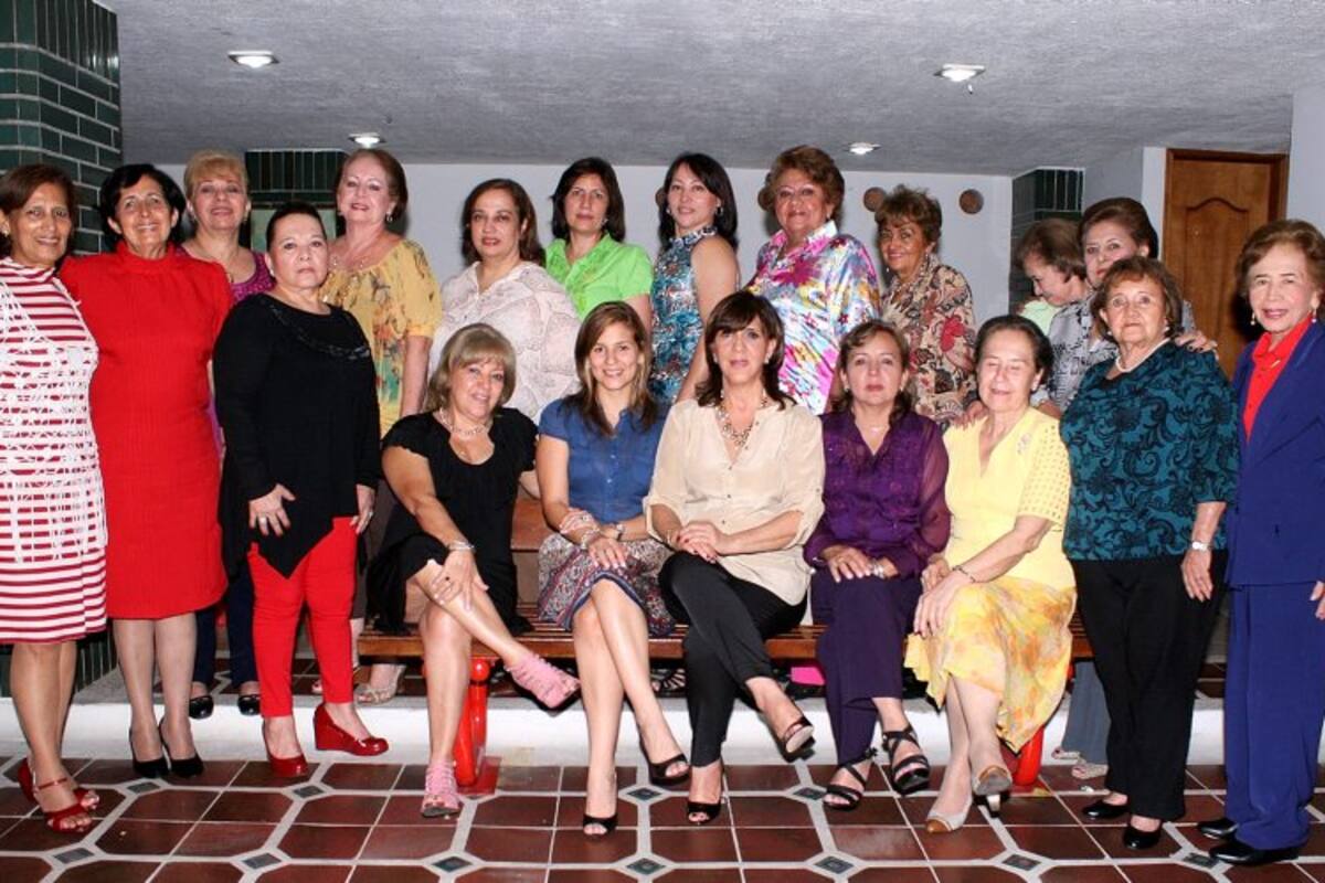 Leonor Álvarez de Ariza, Nubia Mendoza de Fernández, Sandra Anaya, Betty Caro, Rosita de Mantilla, Zoraida Vesga, Martha Rodríguez, Alba Ardila, Magola de Velásquez, Lola Carrier, Azucena Álvarez, Cristina Carrier, Irma de Chinchilla, Graciela de Vergara, Inés de Friede, Cecilia de Carrier, Sury Galvis, Rosita Chinchilla de Miranda, Luz Estela Niño de Parra y Cecilia Parra. (Foto: Suministrada)