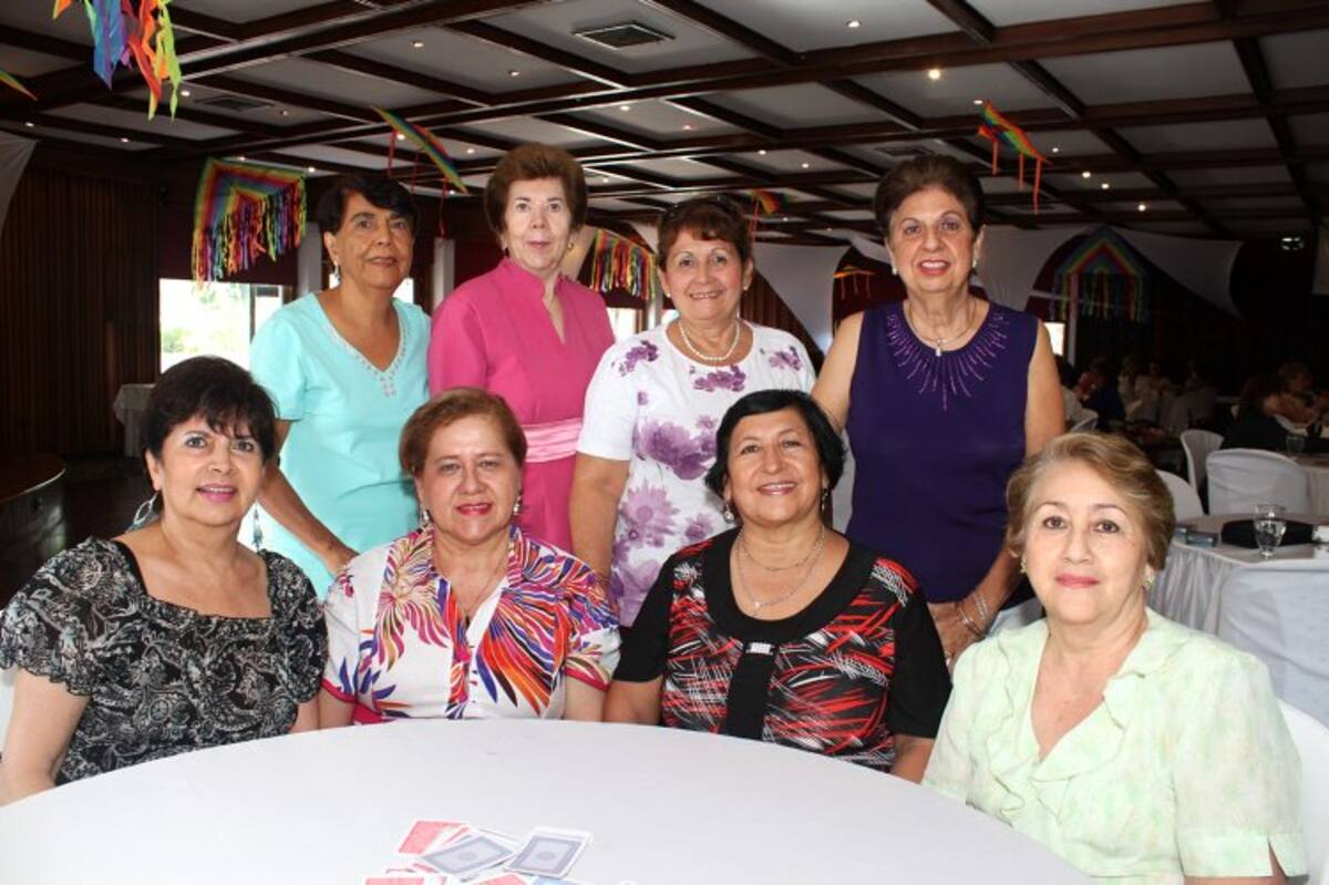 Martha de Cuadros, Beatriz Camacho, María Cecilia Avella, Lucila Lozano, Lilia Rodríguez, Mercedes Villamil, Carmenza Ortiz y Stella Solano. (Foto: Nelson Díaz)