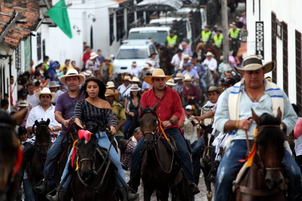La multitud paseó por las principales calles del municipio (Foto: Nelson Díaz/VANGUARDIA LIBERAL)