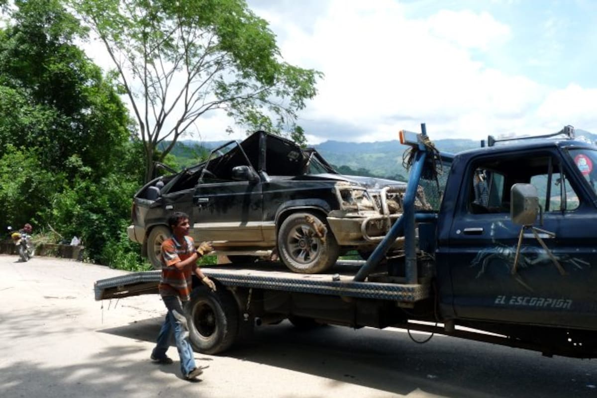 Grave accidente se presentó en la vía Bucaramanga – Barrancabermeja (Foto: Nelson Díaz/ VANGUARDIA LIBERAL)