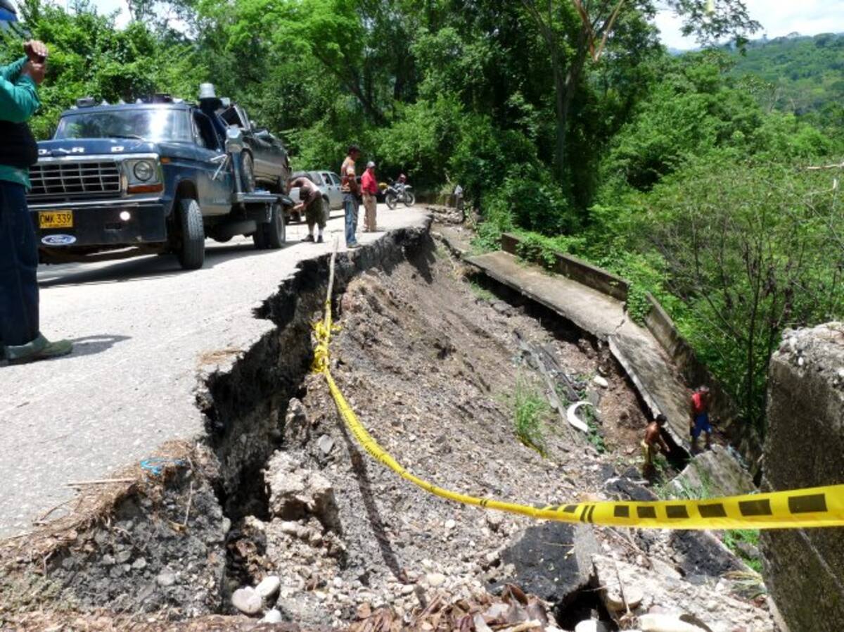 Grave accidente se presentó en la vía Bucaramanga – Barrancabermeja (Foto: Nelson Díaz/ VANGUARDIA LIBERAL)
