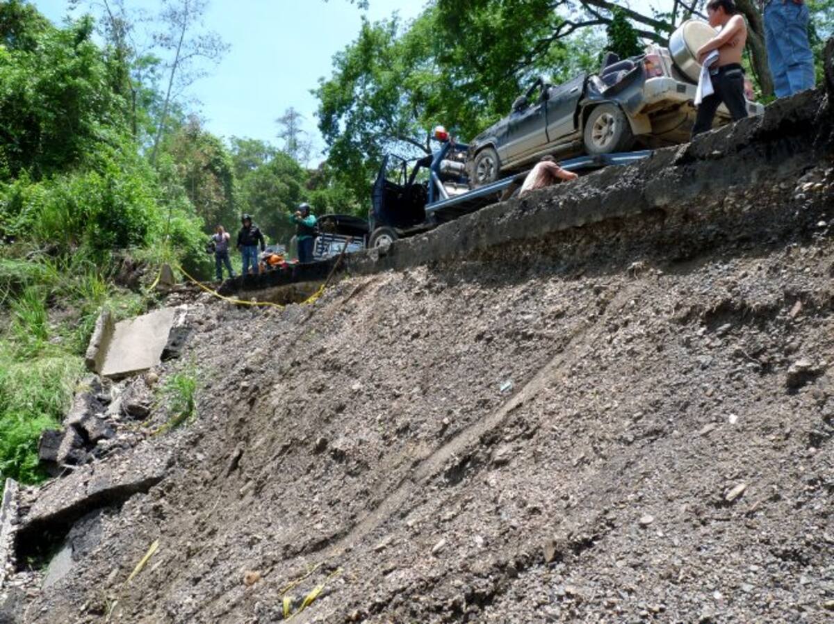 Grave accidente se presentó en la vía Bucaramanga – Barrancabermeja (Foto: Nelson Díaz/ VANGUARDIA LIBERAL)