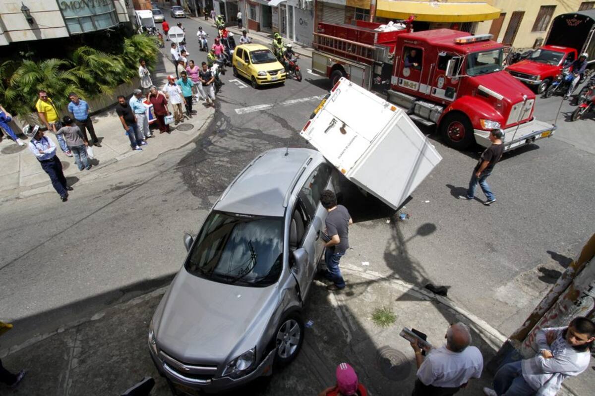 Fuerte choque se registró en el centro de Bucaramanga (Foto: NELSON DÍAZ/VANGUARDIA LIBERAL)