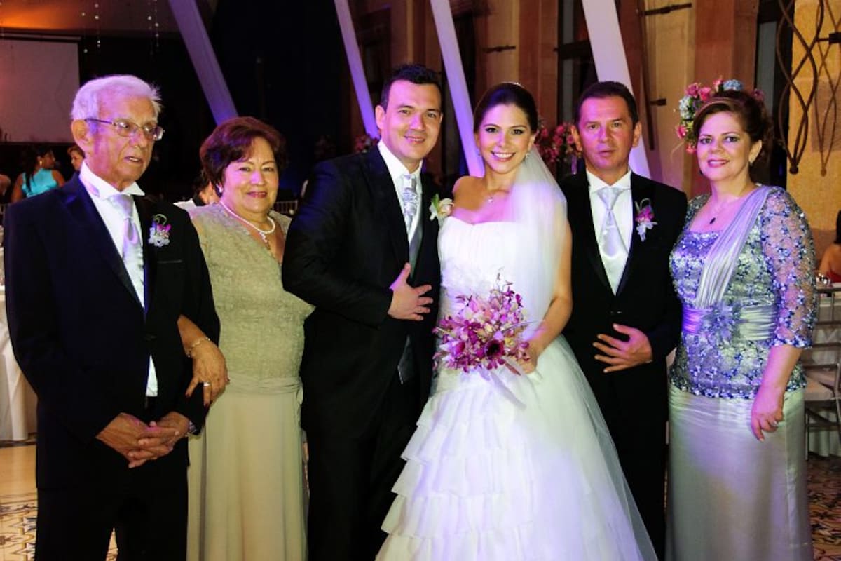 Josué Higuera, Lucila Cobos de Higuera, Julián Higuera Cobos, Andrea Liliana Puentes Díaz, Pedro Puentes Gómez y Clara Teresa Díaz Otero. (Foto: Suministrada)
