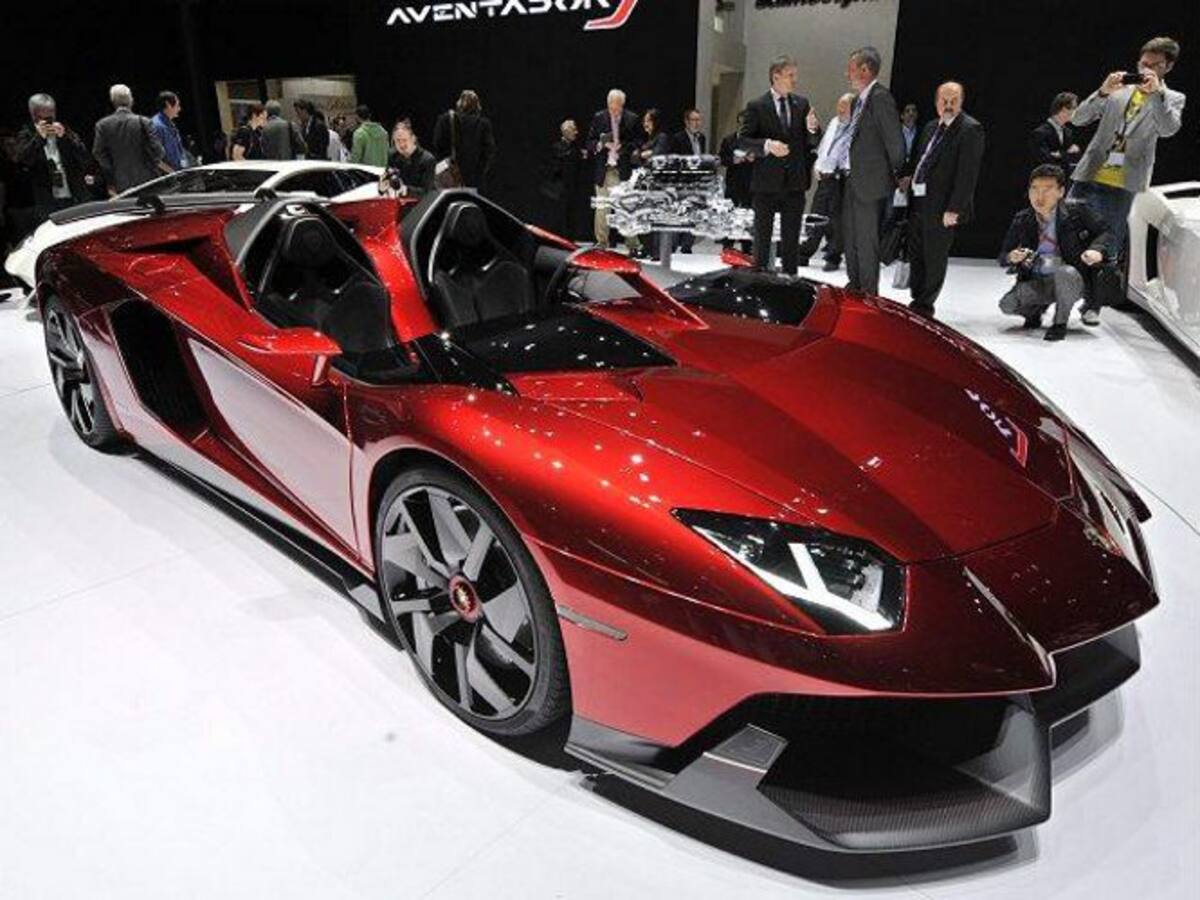 El Lamborghini Mentador J, futurista y lleno de sorpresas. (Foto: FOTO: EFE )