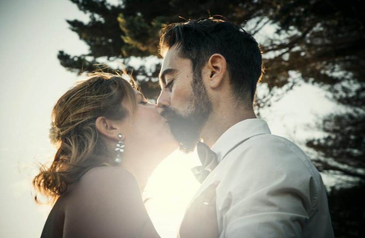 Con el aumento de las cirugías plásticas y la posibilidad de cambiar por completo un rasgo físico que nos hace menos atractivos según el estereotipo de belleza, los hombres que no cambian su apariencia tienen menos opciones de encontrar una pareja. Por esta razón fue creada una agencia que encuentra pareja a los hombres y mujeres “diversamente bellos”, en Gran Bretaña. (Foto: Banco de Imagenes )