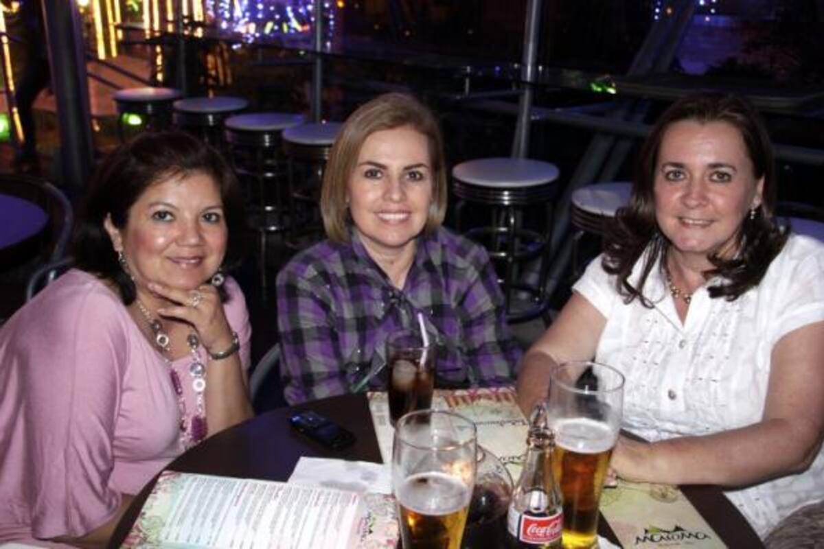 Martha Patricia Nieto, Liliana Ortiz y Margarita González.(Foto: Mauricio Villamizar/VANGUARDIA LIBERAL)