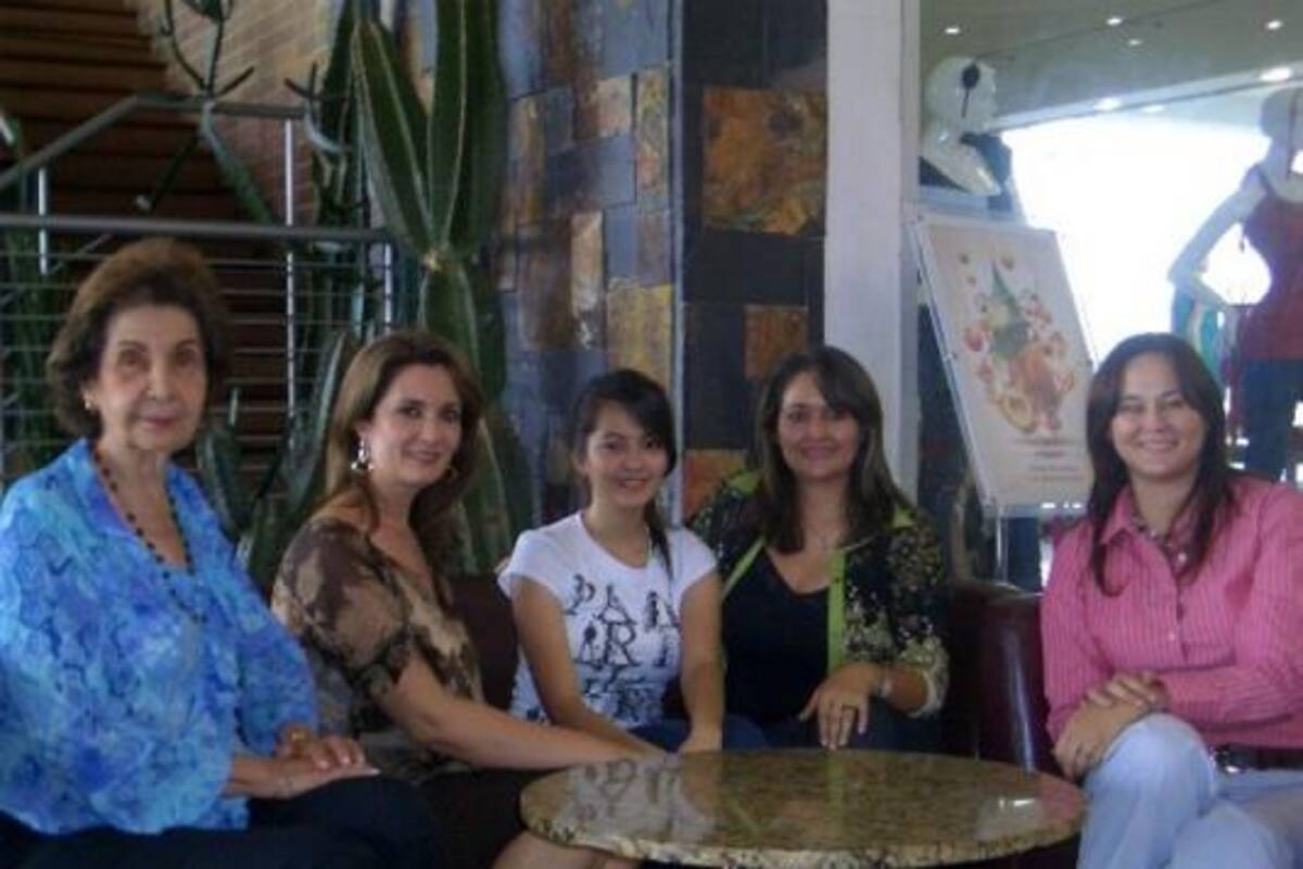 Ruth Quesada de Beltrán, Marcela Beltrán, Ana María Beltrán, Mildred Rojas y Amparo Rúa. (Foto: Suministrada/VANGUARDIA LIBERAL)
