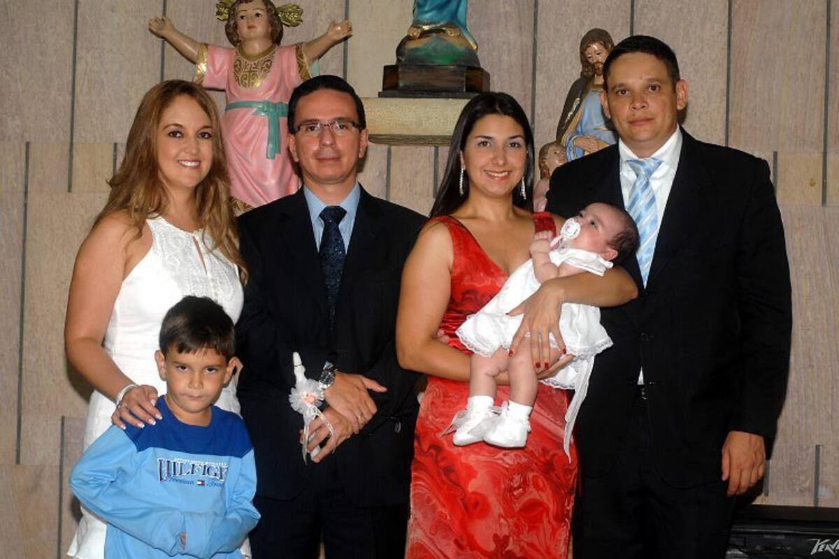 Claudia Marcela Arévalo y Javier Pérez Osorio, Celebraron el bautizo de su hija Natalia Pérez Arévalo en la Iglesia Espíritu Santo, del barrio Terrazas. (Foto: Jaime Del Río/ VANGUARDIA LIBERAL)