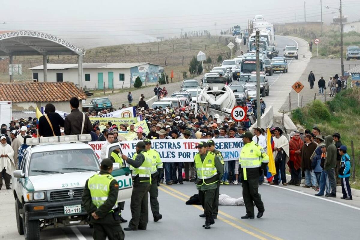 Así marcharon los mineros de Soto Norte (Foto: CÉSAR FLÓREZ/VANGUARDIA LIBERAL)