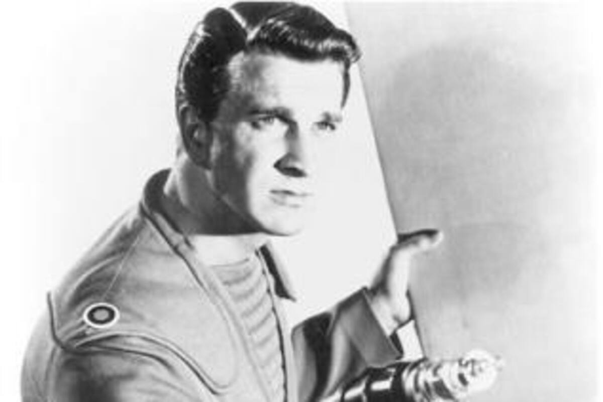 Leslie Nielsen en 'Planeta Prohibido' en 1956. (Foto: TMZ)