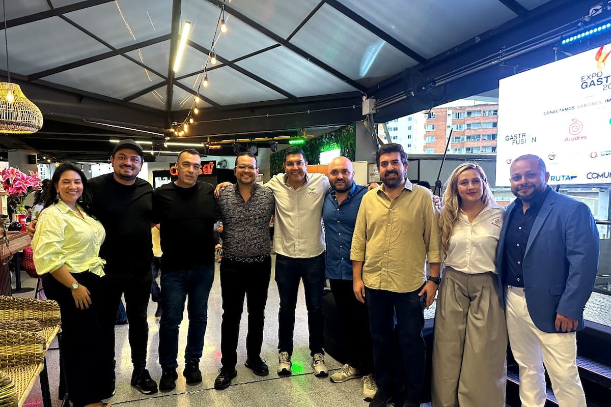 Jhonatan Suárez, Noa Noa; Alejandro Almeyda, Fenalco; Erika Rey, Acodrés; Jaime López, Acodrés; Beatriz Ravelo; Carlos Octavio Cómbita, Gobernación de Santander; Sergio García, Gastrofusión; y Sergio Velásquez, Cámara de Comercio de Bucaramanga (CCB). Suministrada / VANGUARDIA