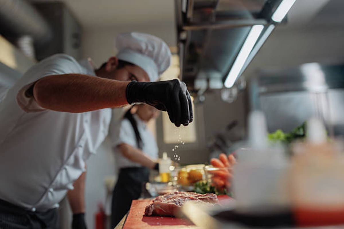 El auge de la gastronomía colombiana refleja una transformación que combina identidad cultural, oportunidades económicas y nuevas exigencias para la industria alimentaria.