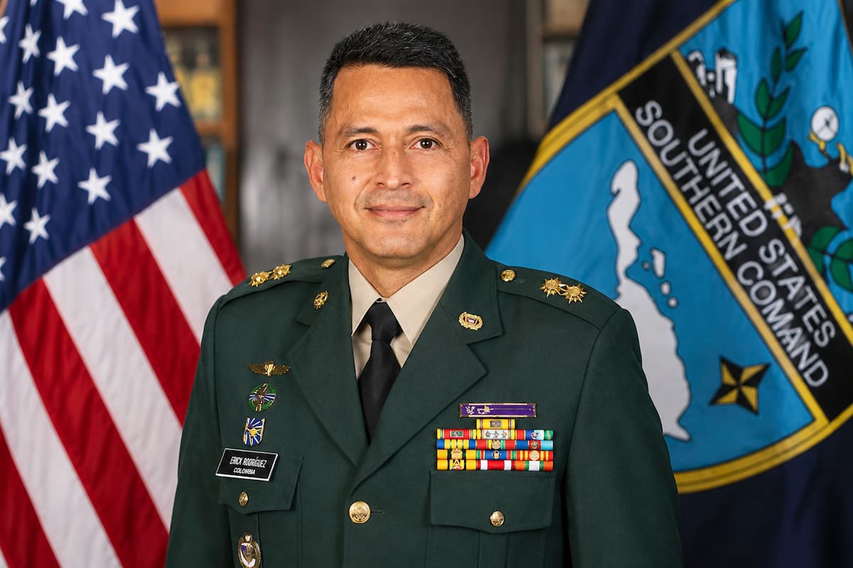 El presidente Abelardo De La Espriella confirmó la reincorporación del General Erick Rodríguez Aparicio.