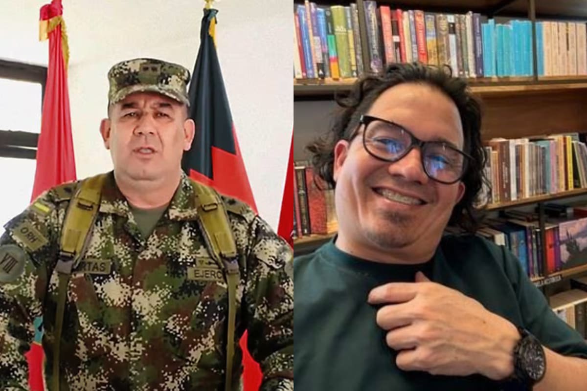 El general del Ejército, Juan Miguel Huertas, junto a Wilmar Mejía, funcionario de la Dirección Nacional de Inteligencia (DNI).
// Foto: captura de video - Colprensa.