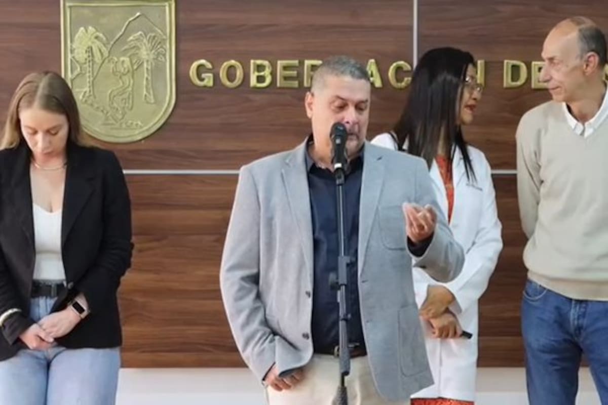 “Es muy duro ver a sus funcionarios desmayarse de hambre”: gerente de hospital de Itagüí rompe llanto por deudas de las EPS.