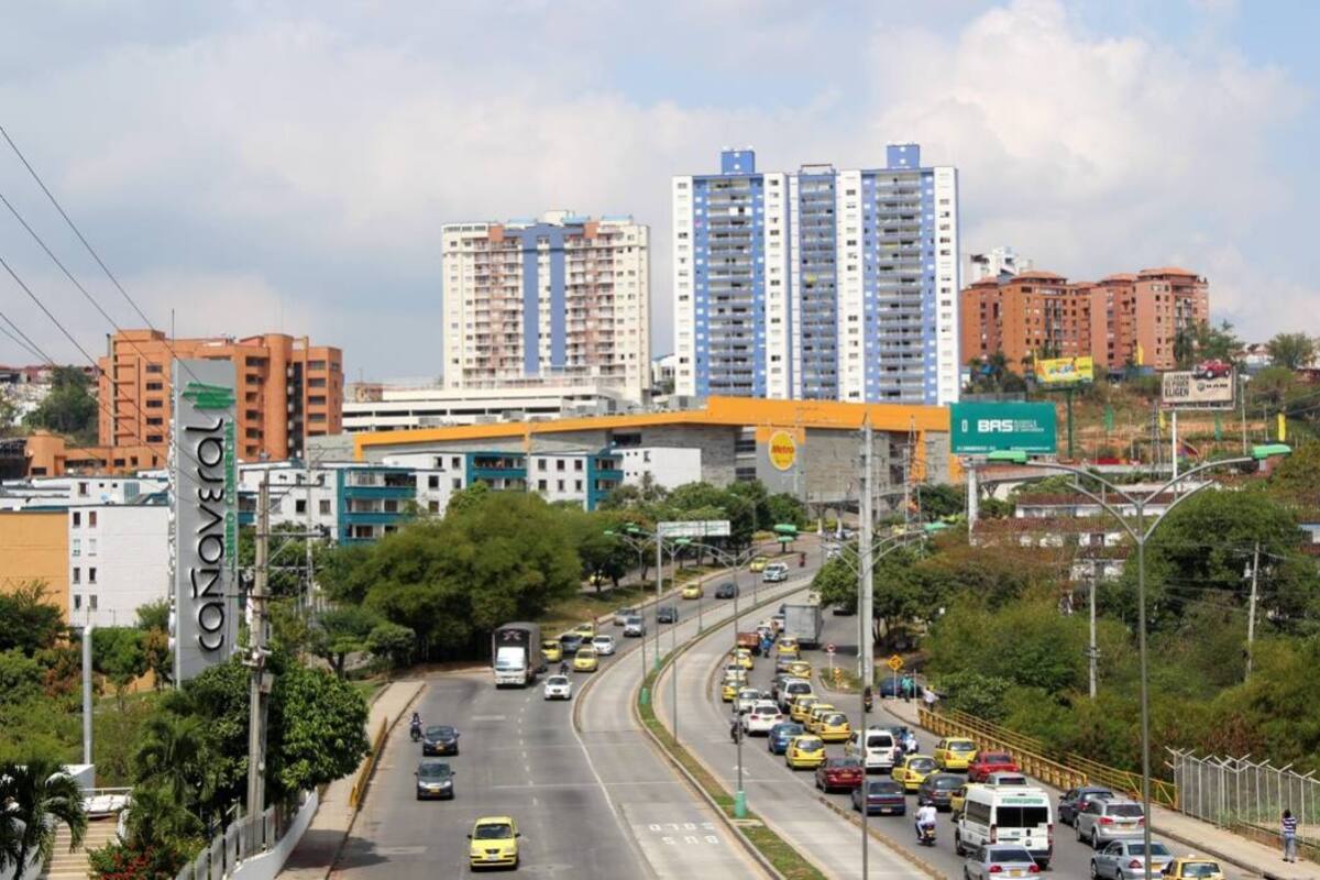 Aunque en agosto de 2015 se declararon 47 inmuebles de utilidad pública para ejecutar el proyecto del Tercer Carril, ha transcurrido año y medio y aún no se define el tema predial. (Foto: Archivo / VANGUARDIA LIBERAL)