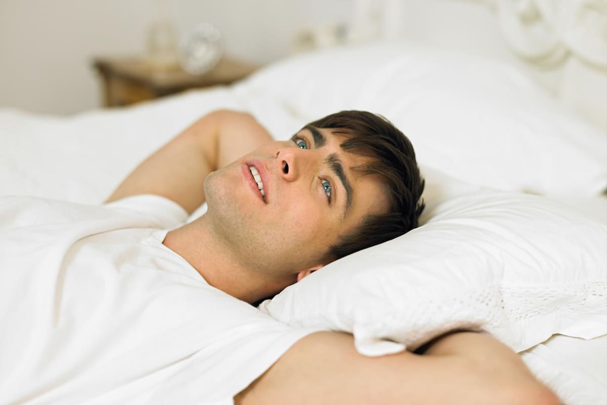 Los momentos previos al sueño se han identificado como una fase crítica para establecer el tono de nuestra noche. / Banco de imágenes gettyimages | VANGUARDIA