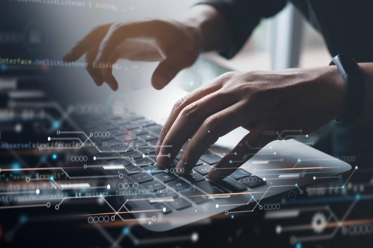 Evite hacer clic en enlaces o botones externos de manera apresurada, especialmente si provienen de fuentes desconocidas. Getty Images/ Vanguardia