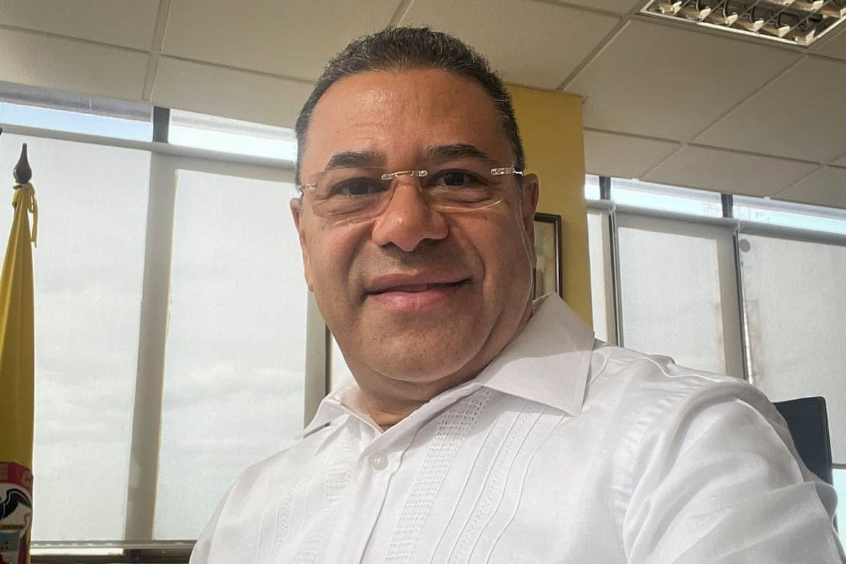 El asesinato de Gilberto Calao, director de la DIAN en Tuluá, subraya la gravedad del contrabando en Colombia.