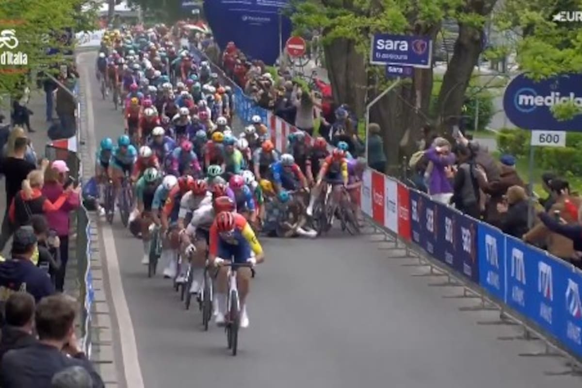 Giro de Italia 2026: caída masiva en el sprint final y triunfo de Paul Magnier. /FOTO: Captura de Pantalla