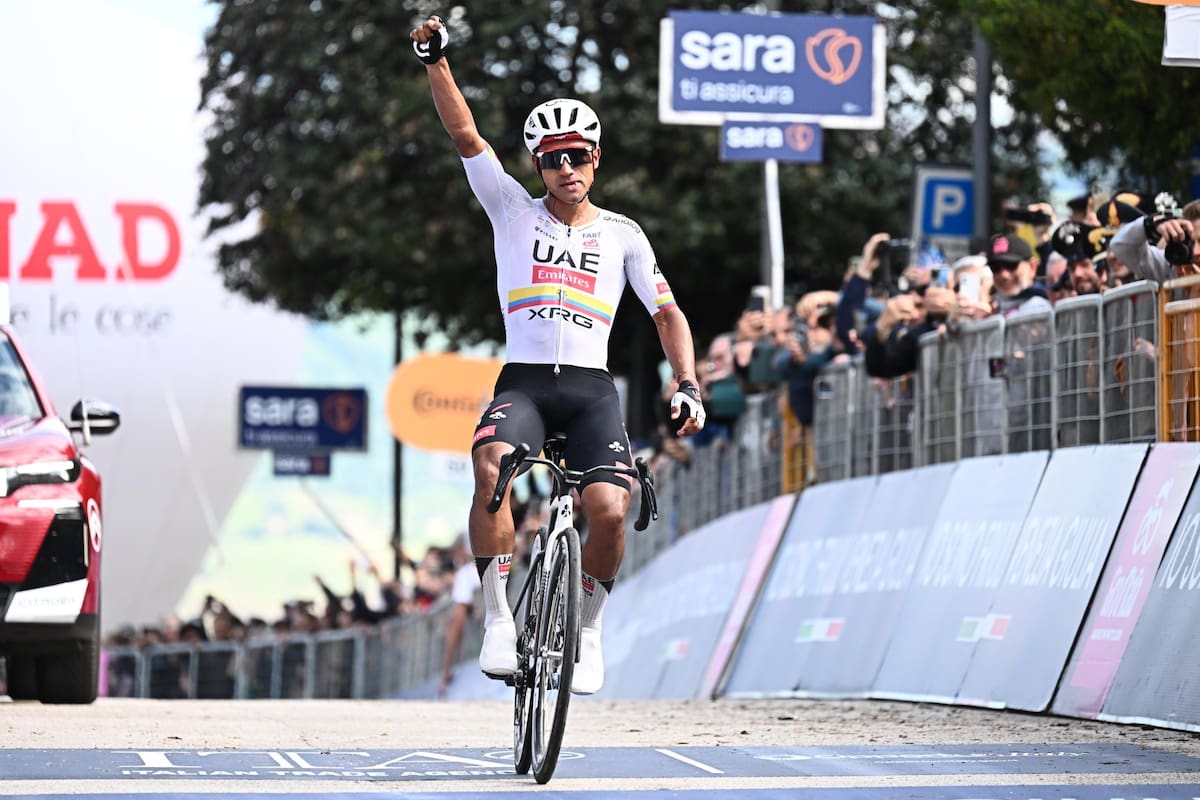 FERMO (Italy), 16/05/2026.- Ecuadorian rider Jhonatan Narvaez of UAE Team Emirates XRG wins the 8th stage of the 109th Giro d'Italia cycling race over 159km from Chieti to Fermo, Italy, 16 May 2026. (Ciclismo, Italia) EFE/EPA/LUCA ZENNARO