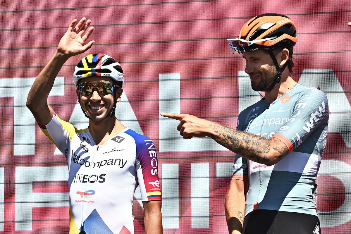 CERVIA (Italy), 17/05/2026.- Colombian rider Engan Bernal and Italian rider Filippo Ganna of Netcompany Ineos team on the signing in podium before the 9th stage of the 109th Giro d'Italia cycling race over 184km from Cervia to Corno alle Scale, Italy, 17 May 2026. (Ciclismo, Italia) EFE/EPA/LUCA ZENNARO