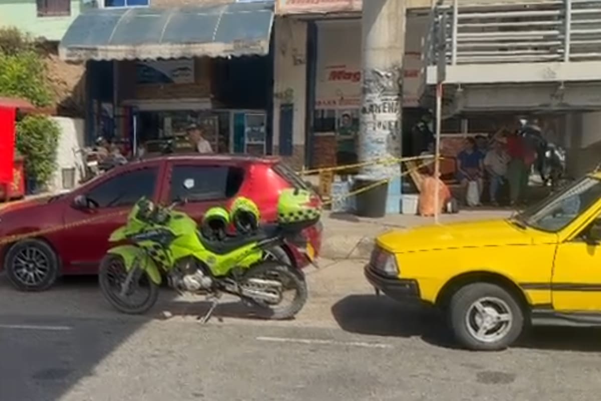La Policía acordonó la zona para adelantar la inspección judicial e iniciar la búsqueda de los responsables del ataque.
