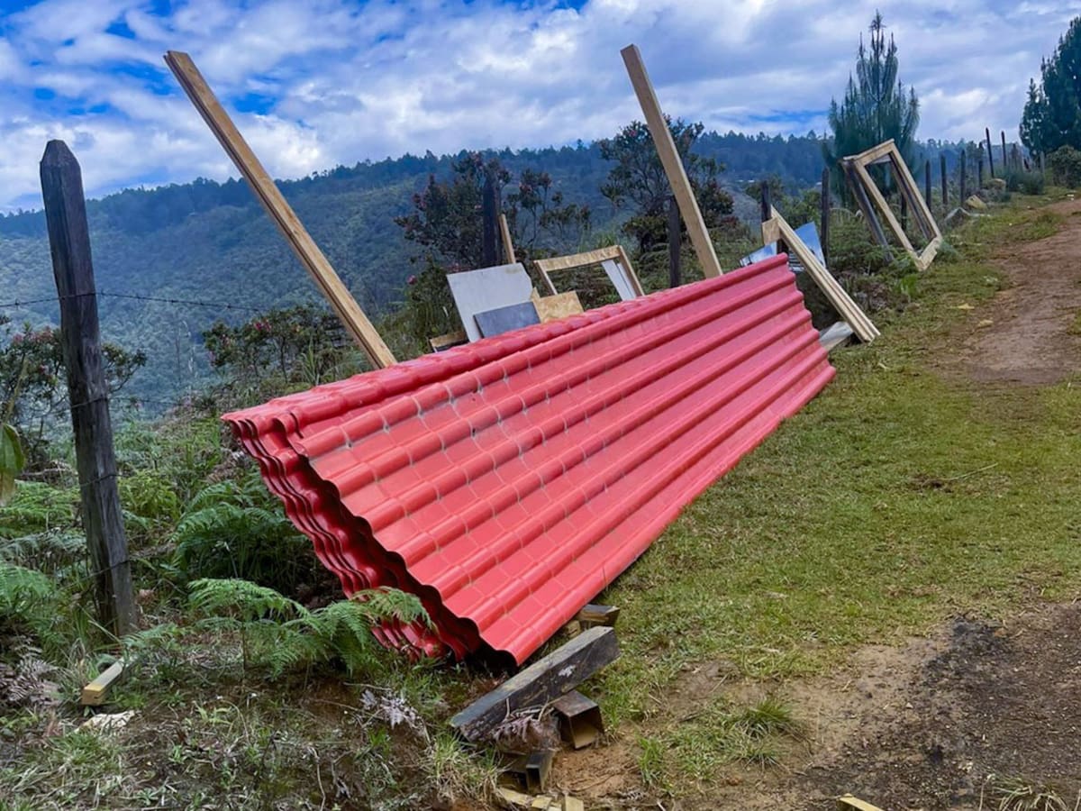 Tras proceso adelantado por la Alcaldía de Medellín, propietario desmontó glamping ilegal en Santa Elena. Foto: Alcaldía de Medellín