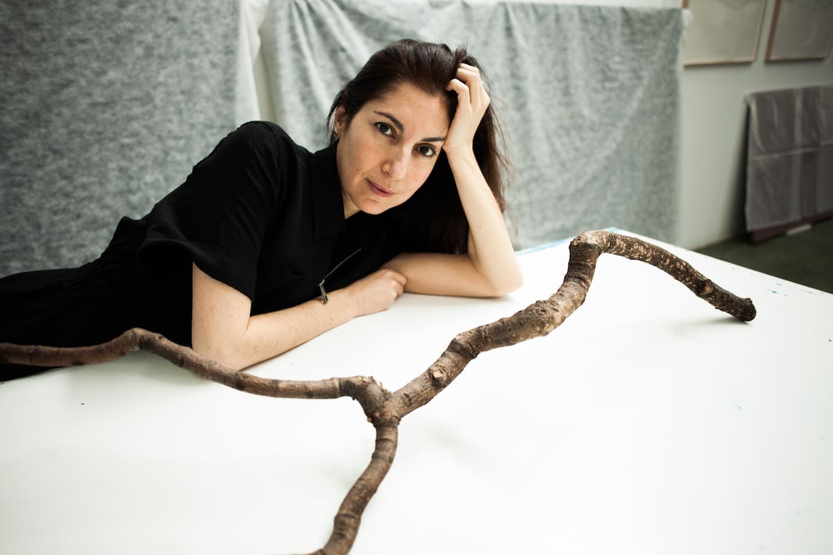 Glenda León transforma manecillas de reloj y patrones de la naturaleza en preguntas sobre el tiempo. Foto: Suministrada/VANGUARDIA