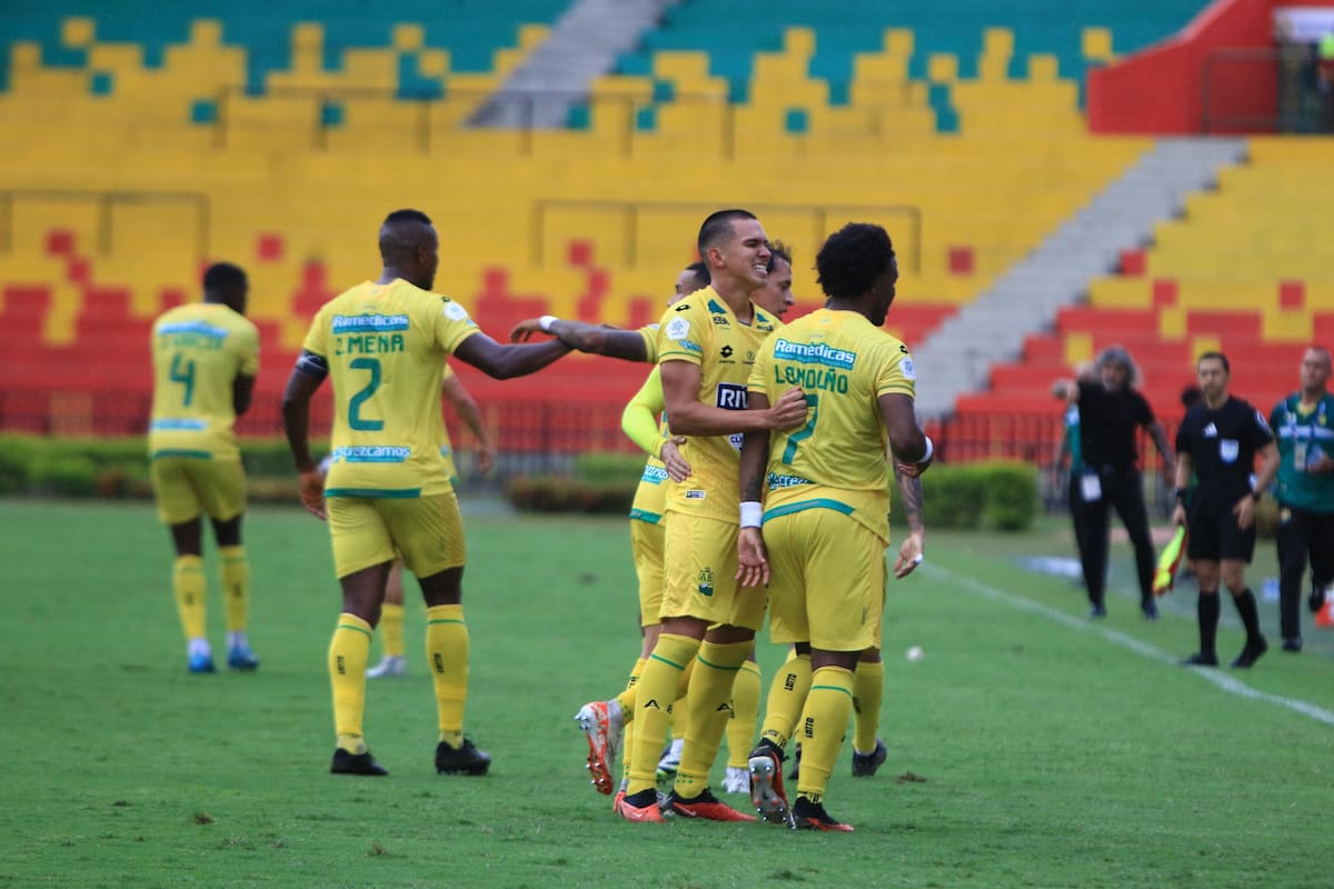 Gleyfer Medina marcó dos goles en la victoria 3-1 de Bucaramanga sobre Alianza. Foto: Jaime Moreno.
