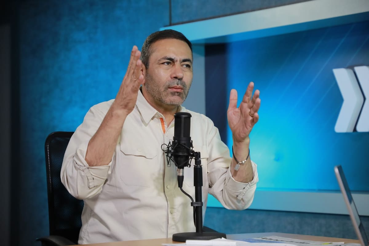 El gobernador de Santander, Juvenal Díaz Mateus, aseguró que ya están garantizados recursos para iniciar las obras del Anillo Vial Externo Metropolitano.