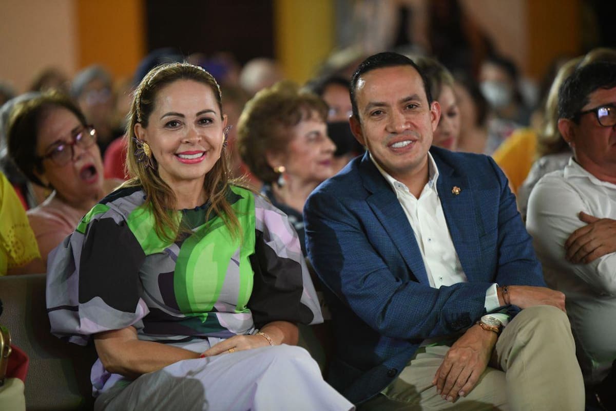 Gobernador Mauricio Aguilar y secretaria de Cultura y Turismo, Mery Luz Hernández