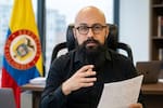 Gobierno acepta renuncia de Carlos Carrillo tras suspensión de la Procuraduría