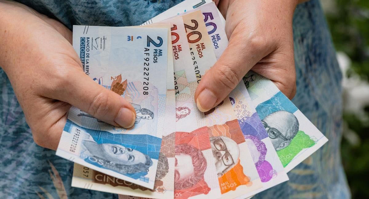 Gobierno aumenta 7% el salario de alcaldes, gobernadores y empleados públicos locales.
