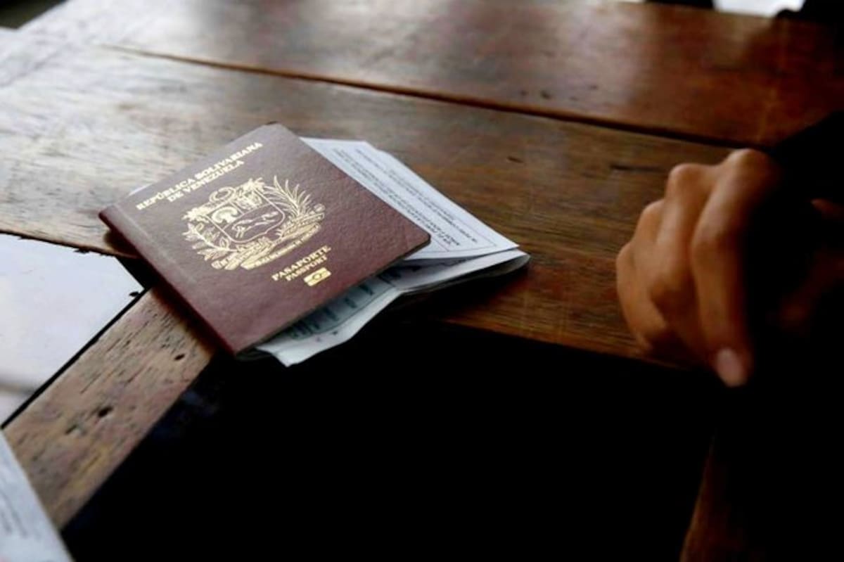 Gobierno limita entrada aérea a territorio nacional a venezolanos con pasaporte vencido.