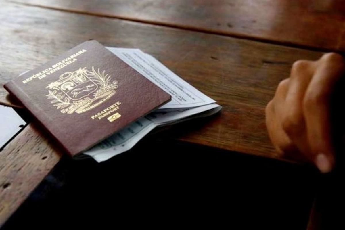 Gobierno limita entrada aérea a territorio nacional a venezolanos con pasaporte vencido.