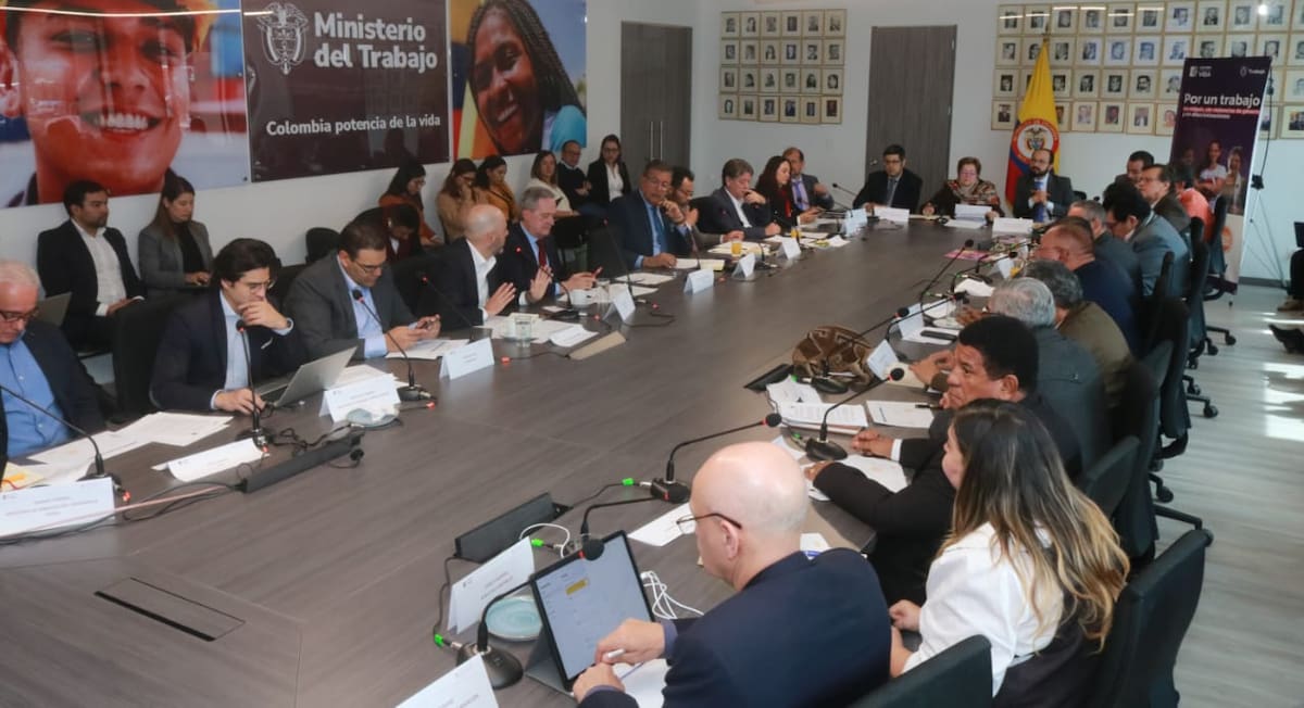 Gobierno reabre debate por salario mínimo tras fallo. // Foto: Colprensa.