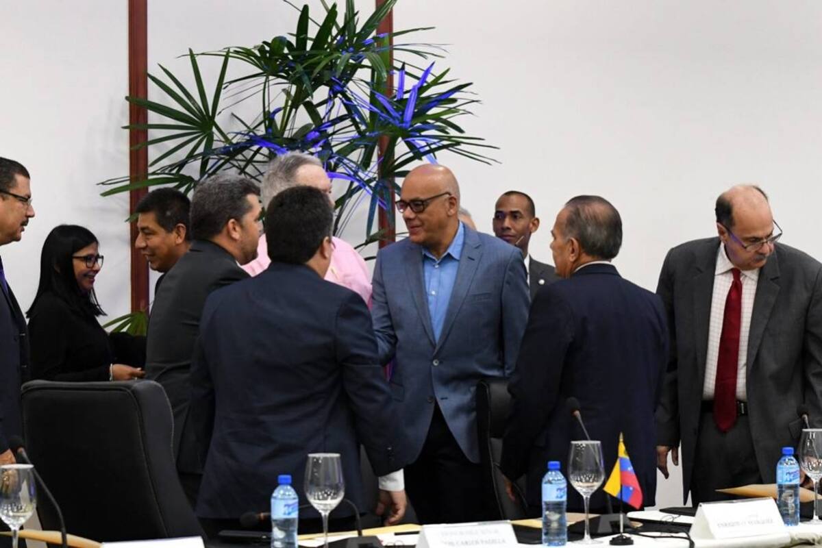 En la reunión de ayer participaron el presidente dominicano, Danilo Medina, y el exmandatario del Gobierno español José Luis Rodríguez Zapatero. (Foto: EFE/VANGUARDIA LIBERAL)