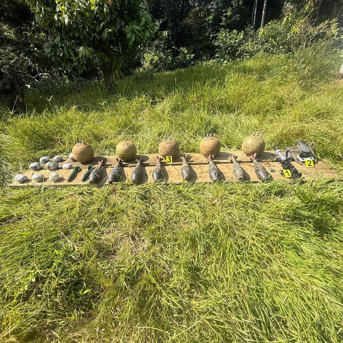 Golpe a las disidencias de las Farc en Guaviare incautan drones y material de guerra Dijin. | Foto: Suministrado