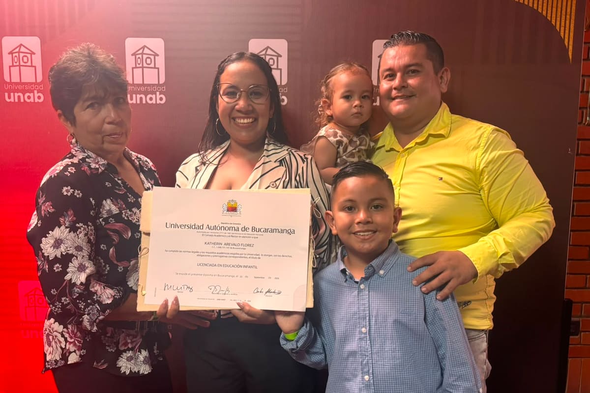 Luz Stella Arévalo Flórez, Katherín Arévalo Flórez, María Lucía Sandoval Arévalo, Juan José Sandoval Arévalo y Edwing Sandoval Calderón. Suministrada / VANGUARDIA