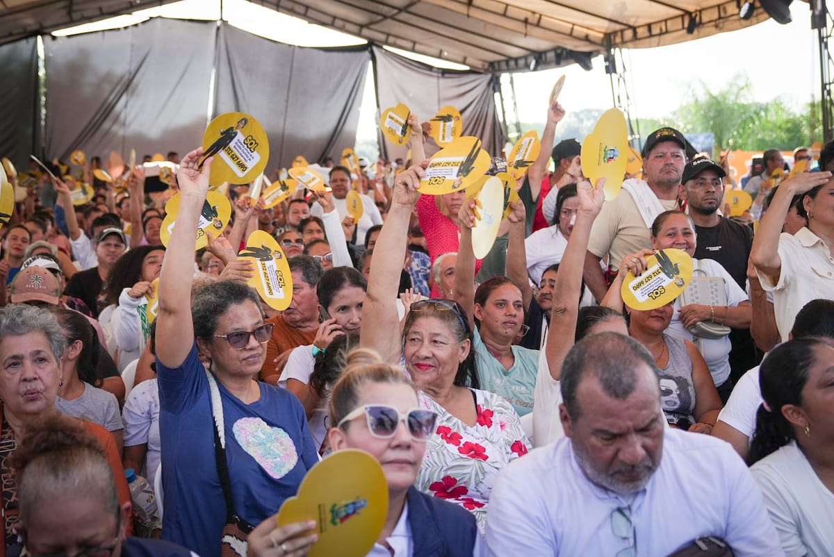 En el sector El Tiburón comenzaron las obras de la primera granja solar de Barrancabermeja, proyecto que hace parte del programa Viviendas Solares y que beneficiará a 3.200 familias con energía limpia.
Foto/Vanguardia