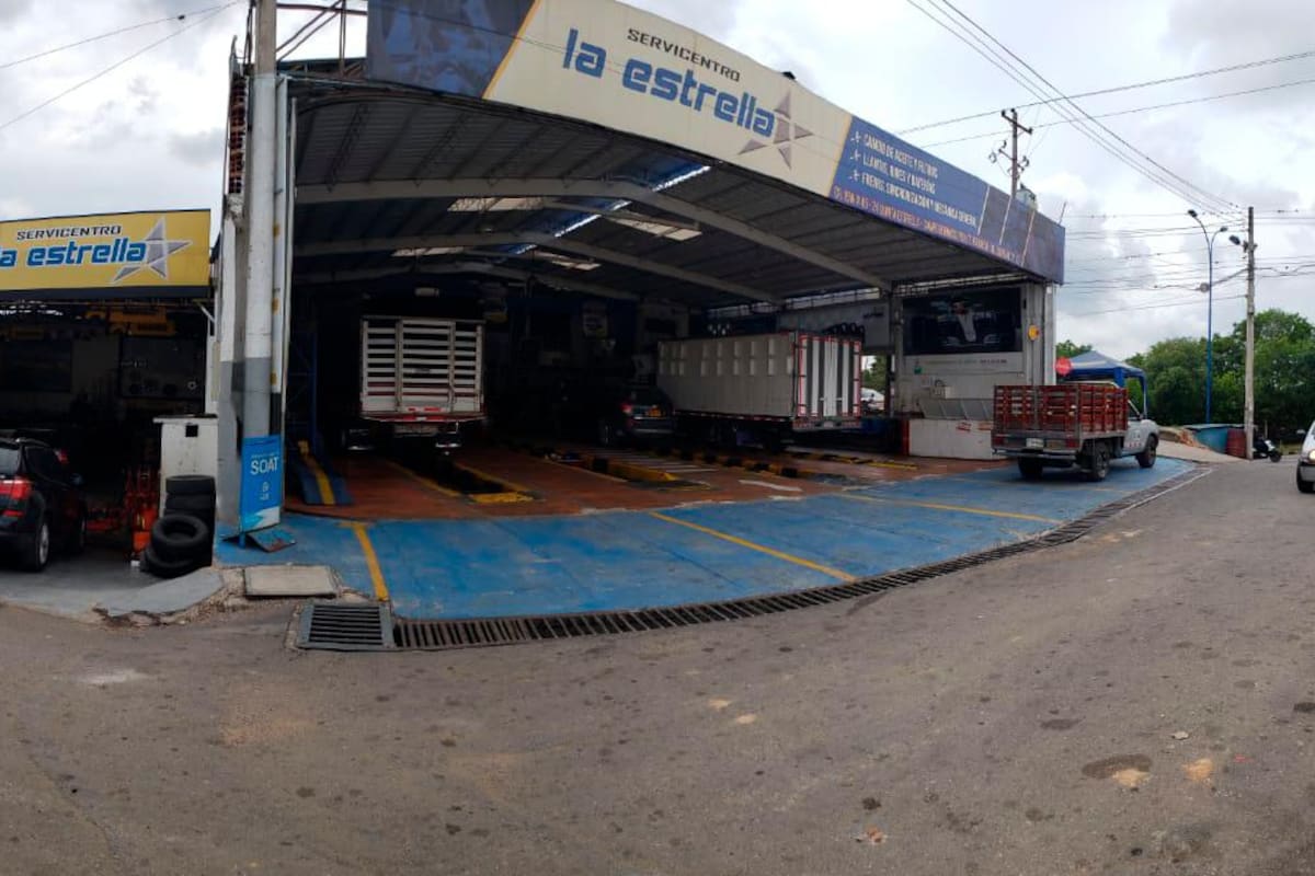 El primer día Servicentro La Estrella atendió a un cliente, 21 años después recibe aproximadamente 100 diarios.