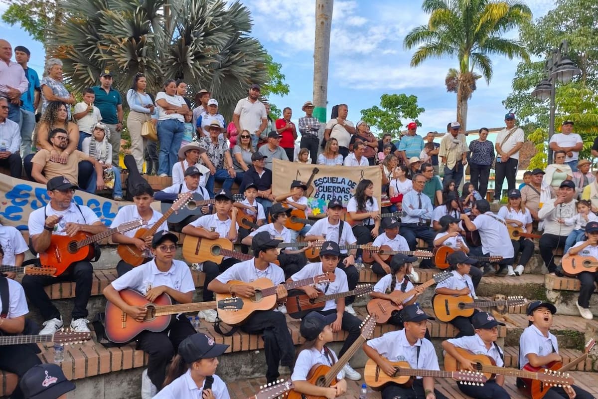 Güepsa, Santander, estrenó el Concurso Nacional de Requinto “Tierra Panelera”. Suministrada/VANGUARDIA