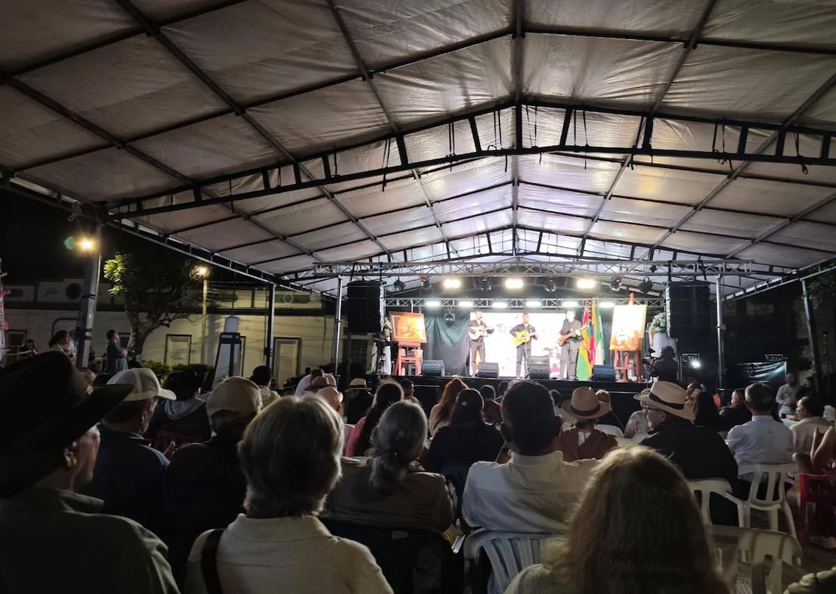 Güepsa, Santander, estrenó el Concurso Nacional de Requinto “Tierra Panelera”. Suministrada/VANGUARDIA