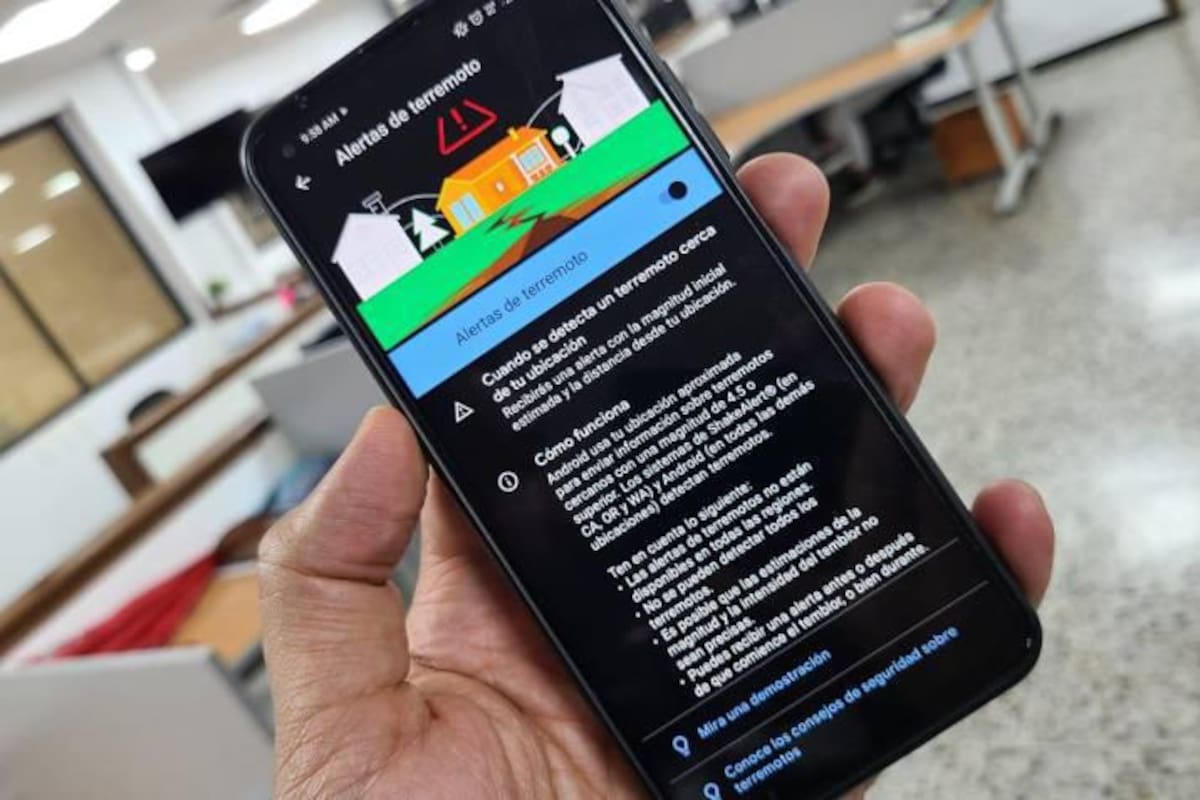 Una fuerte alarma en los Android notifica segundos antes de que ocurra el sismo.