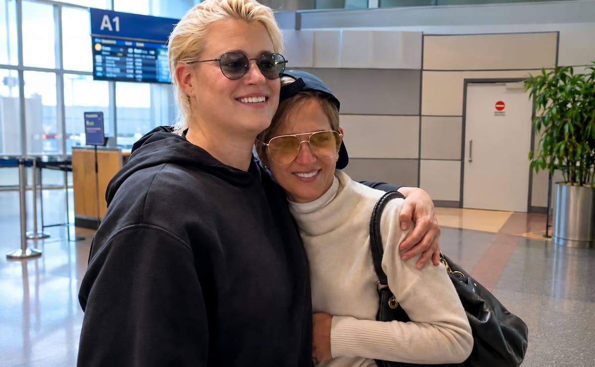 A Verónica Alcocer fue recibida en el aeropuerto por la DJ y productora sueca Gunn Lundemo, a quien la propia Alcocer describió ante el medio local Expressen como "su mejor amiga".
