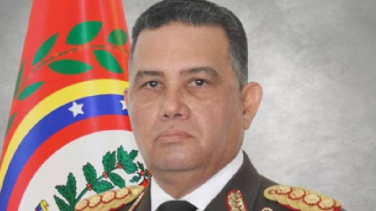Delcy Rodríguez destituye a Vladimir Padrino López: Gustavo González López es el nuevo ministro.