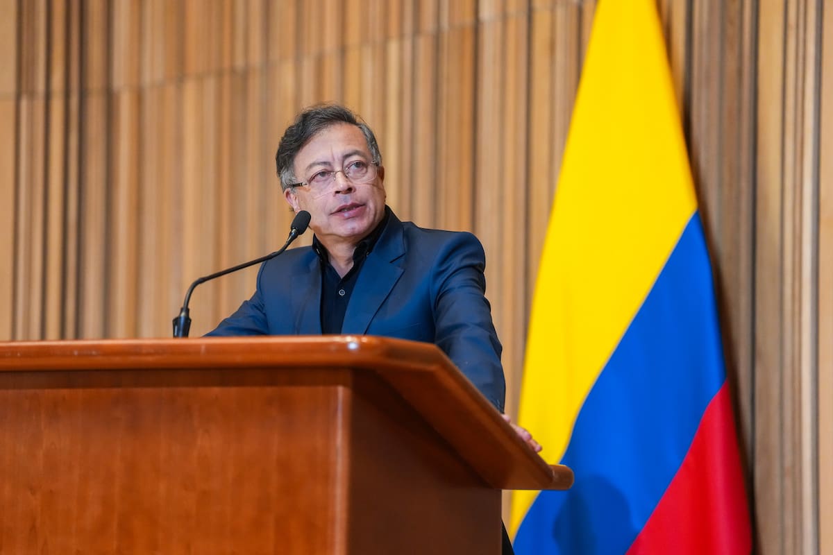 El mandatario defiende garantías democráticas mientras crecen tensiones por la jornada electoral decisiva en el país.
Foto: Presidencia.
